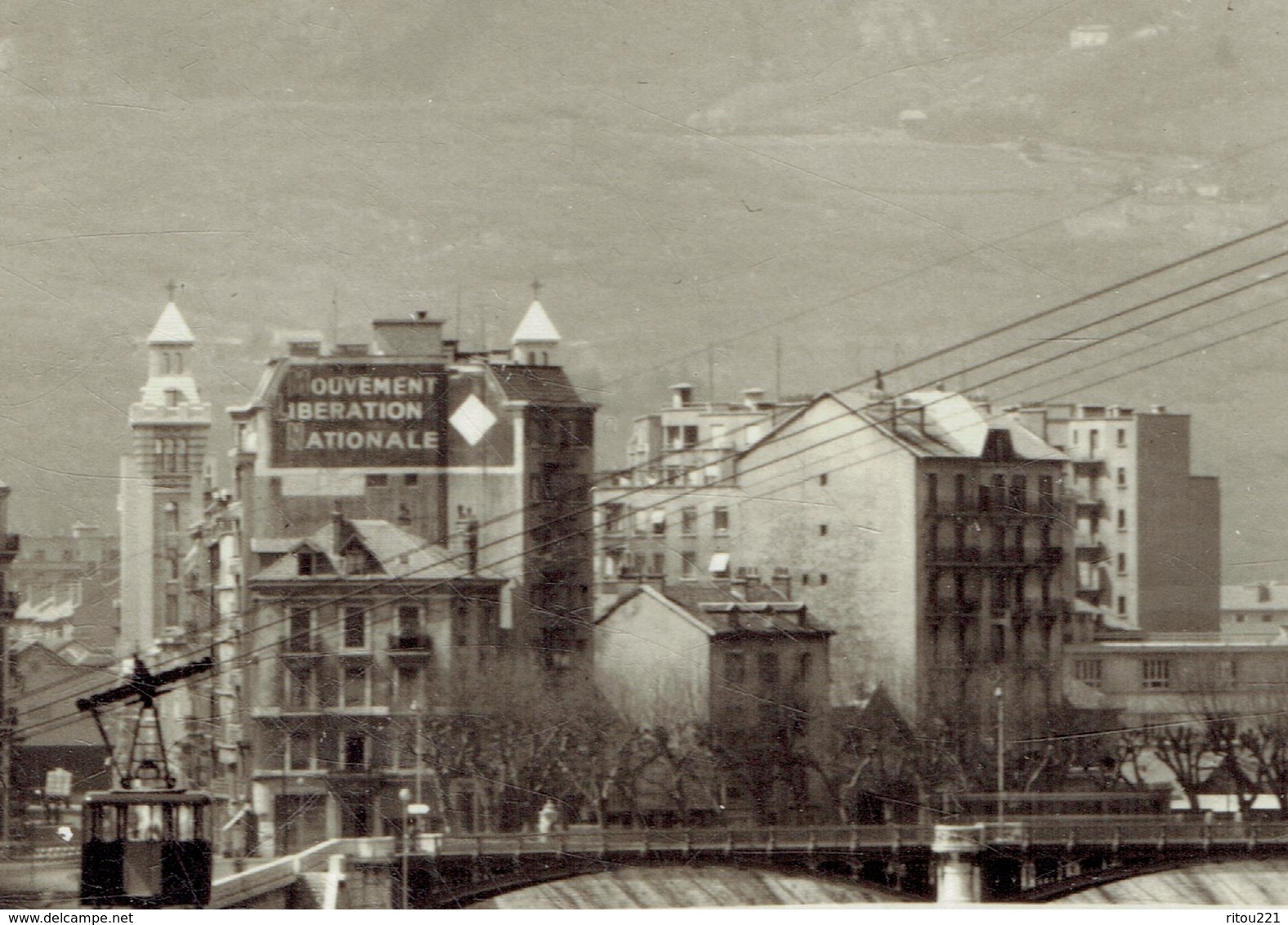 Cpm 38 - GRENOBLE - Les Quais Pont Marius Gontard -  Panneau Mouvement Libération Nationale - Grenoble