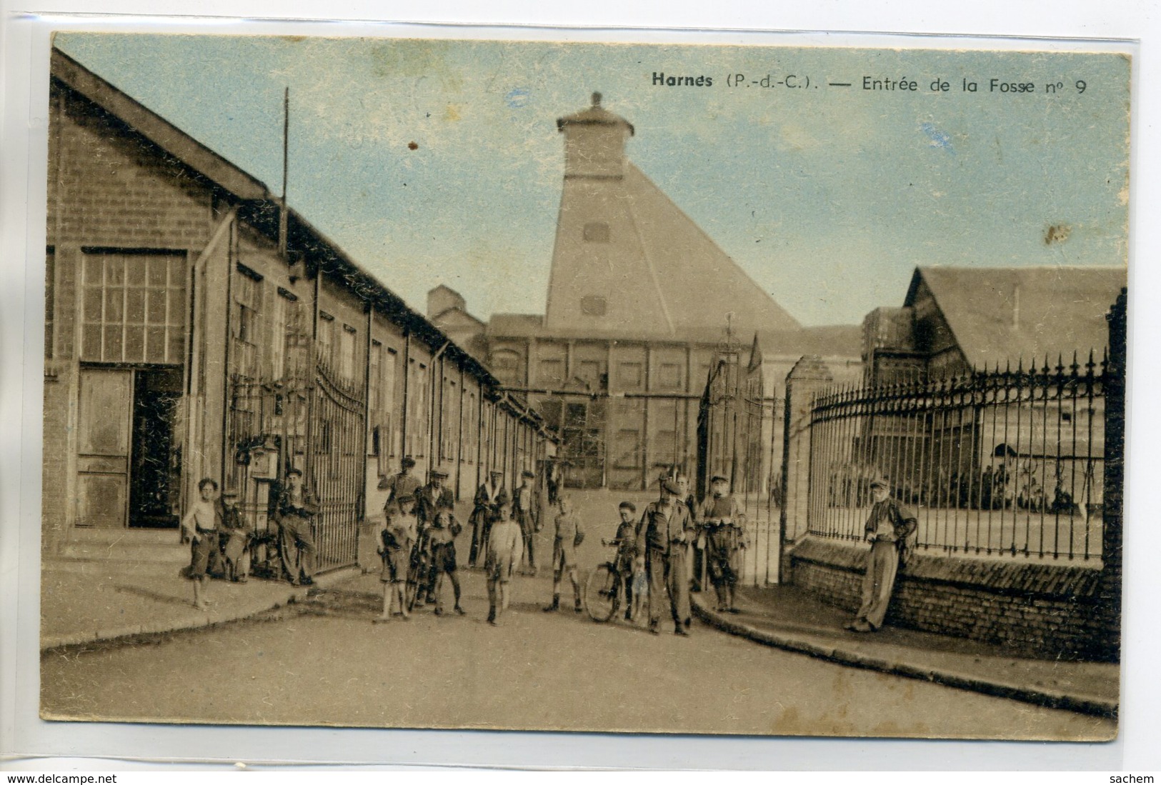 62 HARNES Carte RARE  Ouvriers Et Enfants Entrée De La Fosse No 9 Mine  Usine     /D08-2017 - Autres & Non Classés