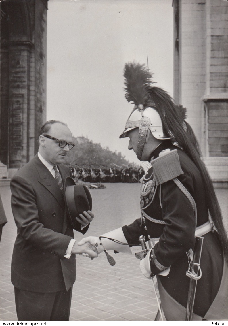 PHOTO ORIGINALE ( 13x18)  Mr Jean DRAPEAU Maire De Montreal Arrivé A Paris Ce Matin (hommage Au Soldat Inconnu) - Célébrités