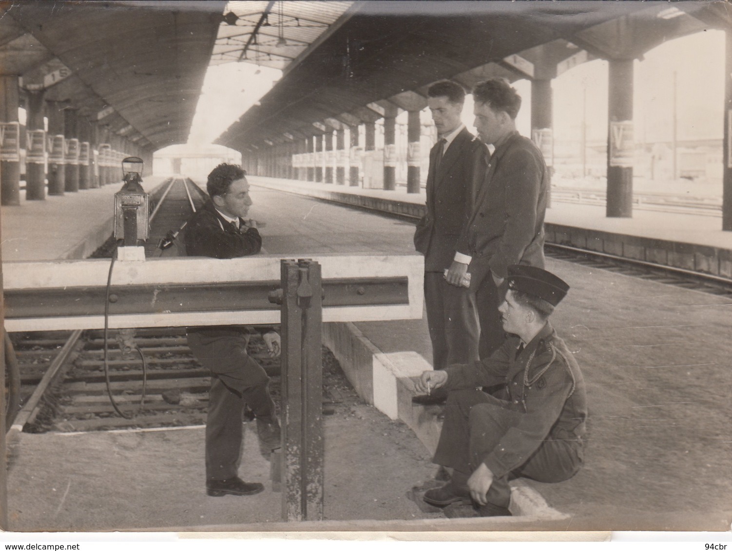 PHOTO ORIGINALE ( 13x18)  Gare Montparnasse  Greves Tournantes De La S.N.C.F - Lieux