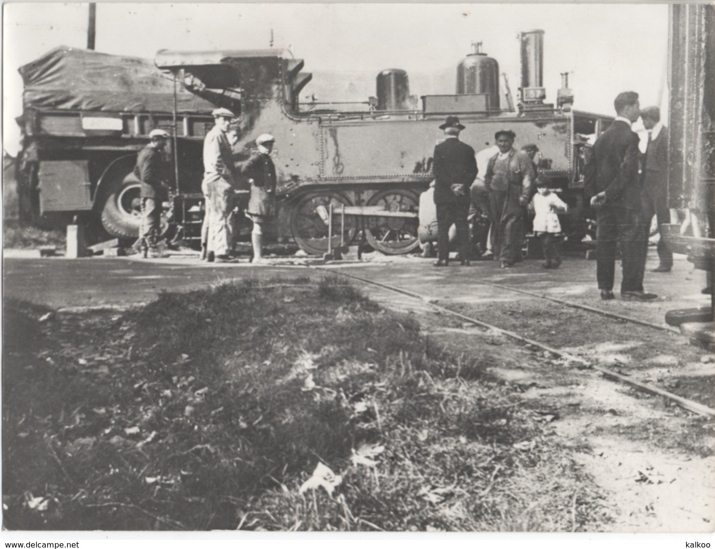 Grande Photo ( Accident - Locomotive Et Camion ) Non Située - Trains