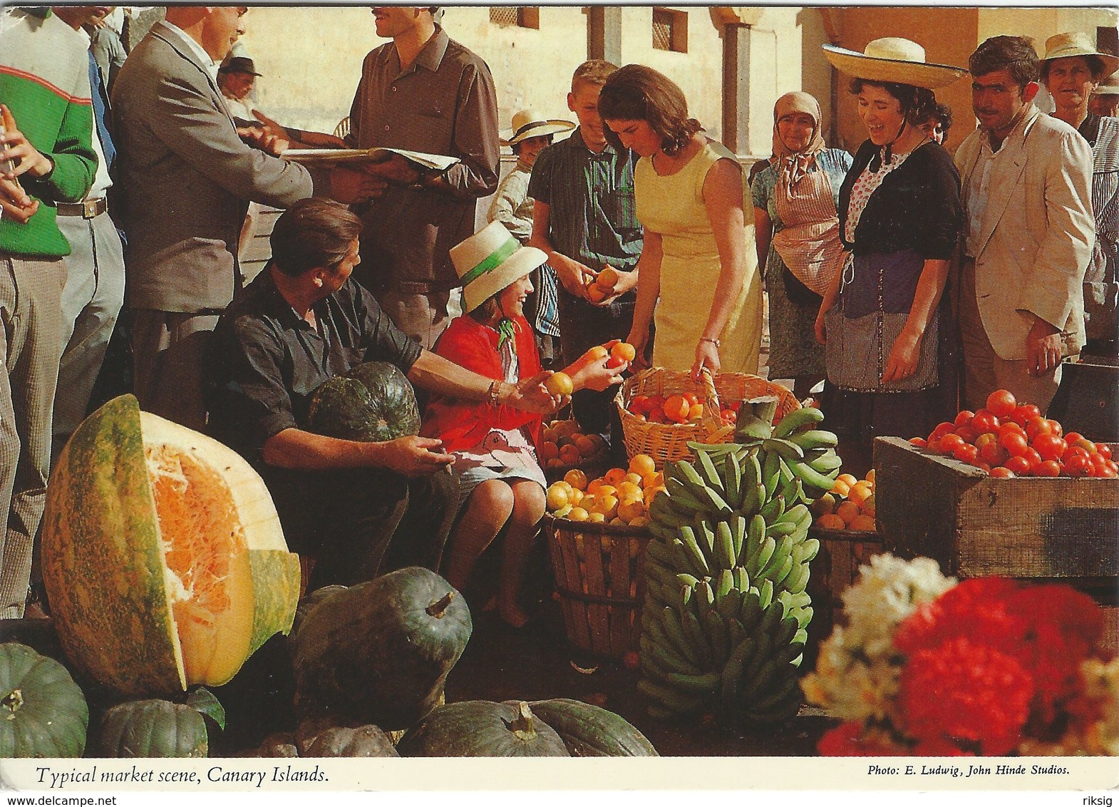 Typical Market Scene. Canary Islands. Spain .  B-3342 - Street Merchants