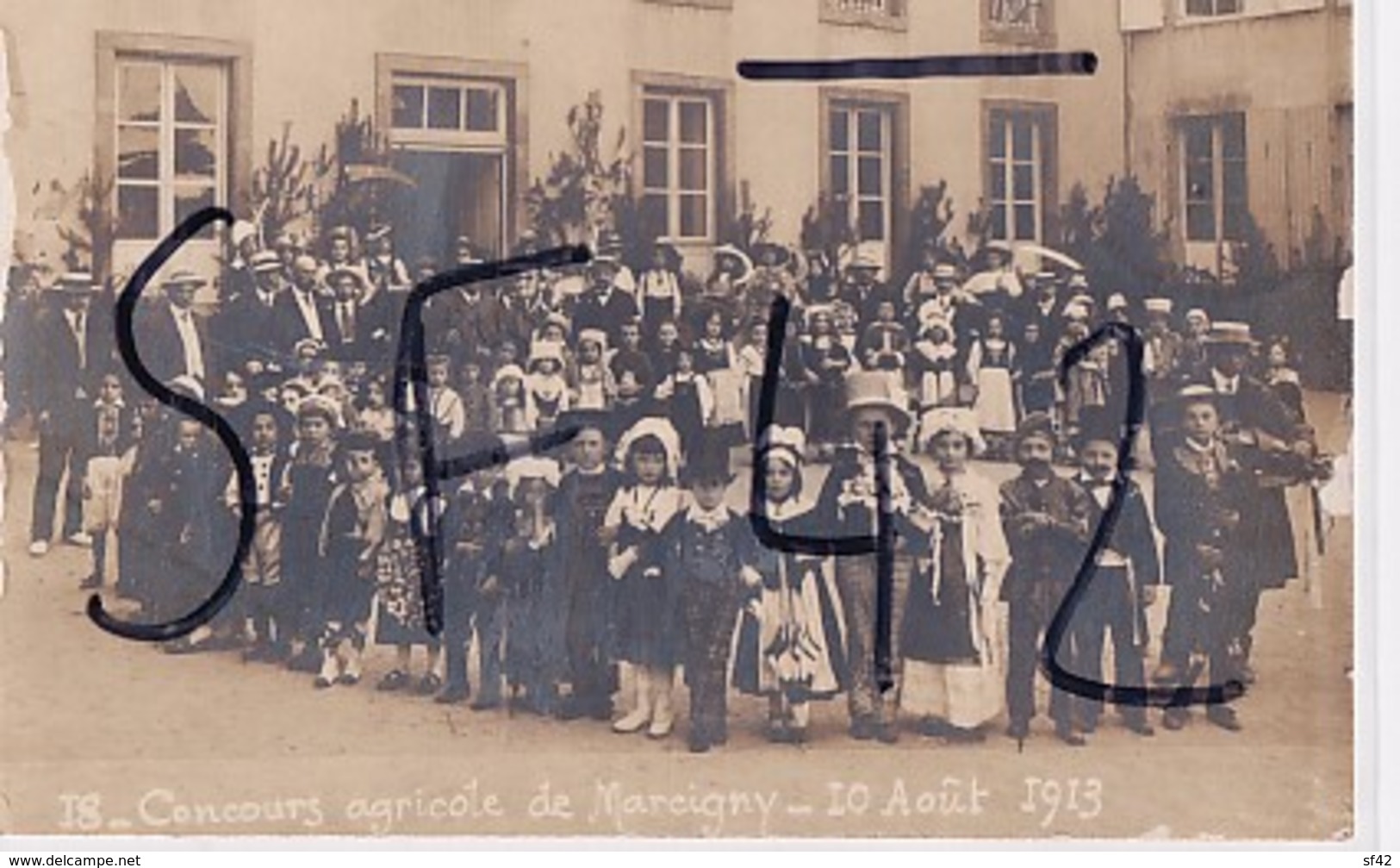 MARCIGNY          CARTE PHOTO      CONCOURS AGRICOLE   LE 10 AOUT 1913.      ENFANTS DEGUISES   PHOTO L FRANCOIS - Autres & Non Classés