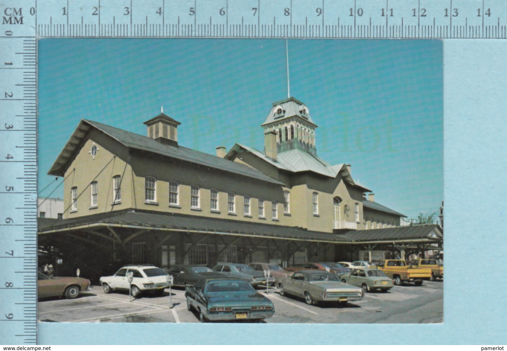 Quebec Saint-Hyacinthe - Vieille Auto, Old Car Devant Le Marché Centrale - Cover 1986, + Timbre - St. Hyacinthe