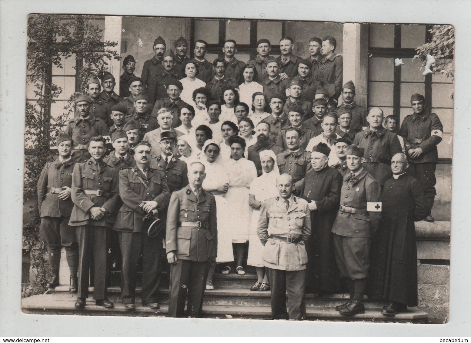 Groupe Militaires Croix Rouge Soeurs Infirmières Gradés à Identifier - Other & Unclassified