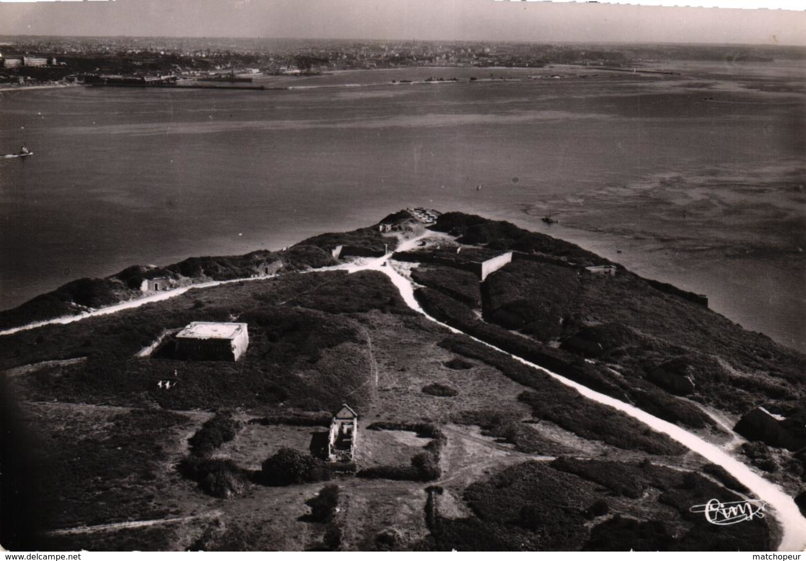 ROSCANVEL -29- VUE AERIENNE LA POINTE DES ESPAGNOLS AU LOIN BREST - Autres & Non Classés