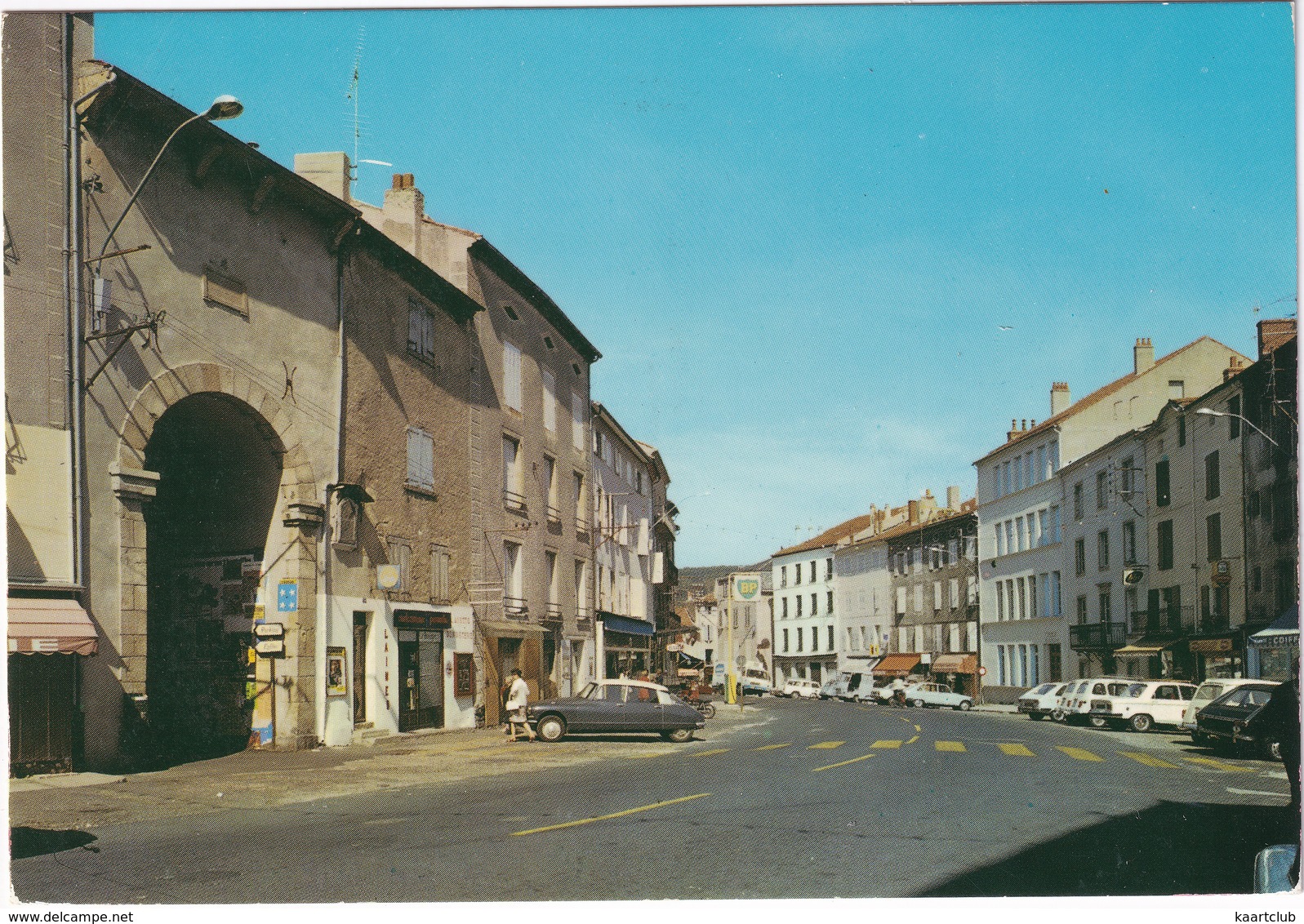 Langogne: CITROËN DS, RENAULT 16, 4, PEUGEOT 304 - 'BP' STATION-SERVICE - Boulevard Général De Gaulle - Voitures De Tourisme