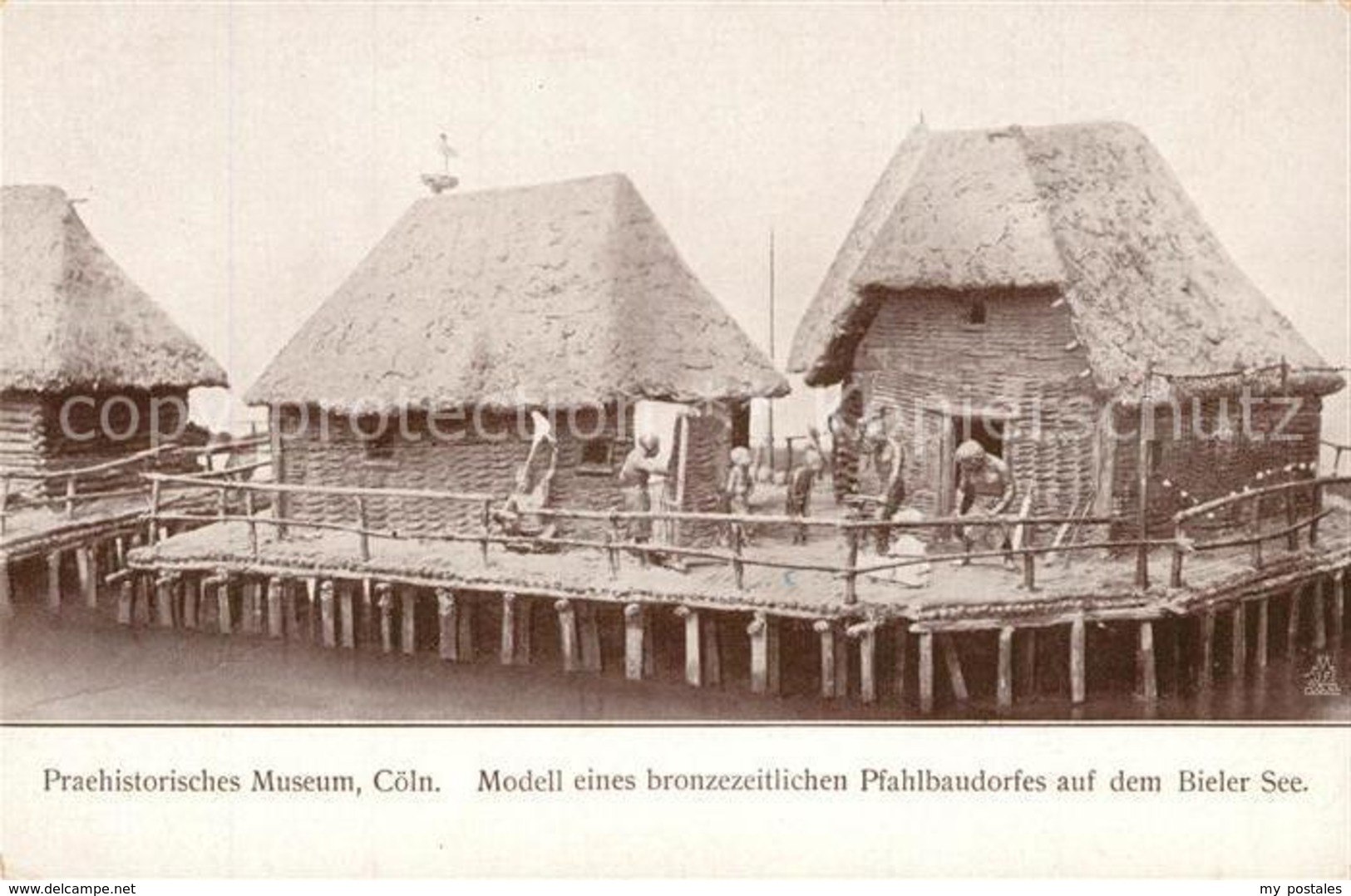 73335408 Coeln_Rhein Praehistorisches Museum Modell Eines Bronzezeitlichen Pfahl - A Identifier