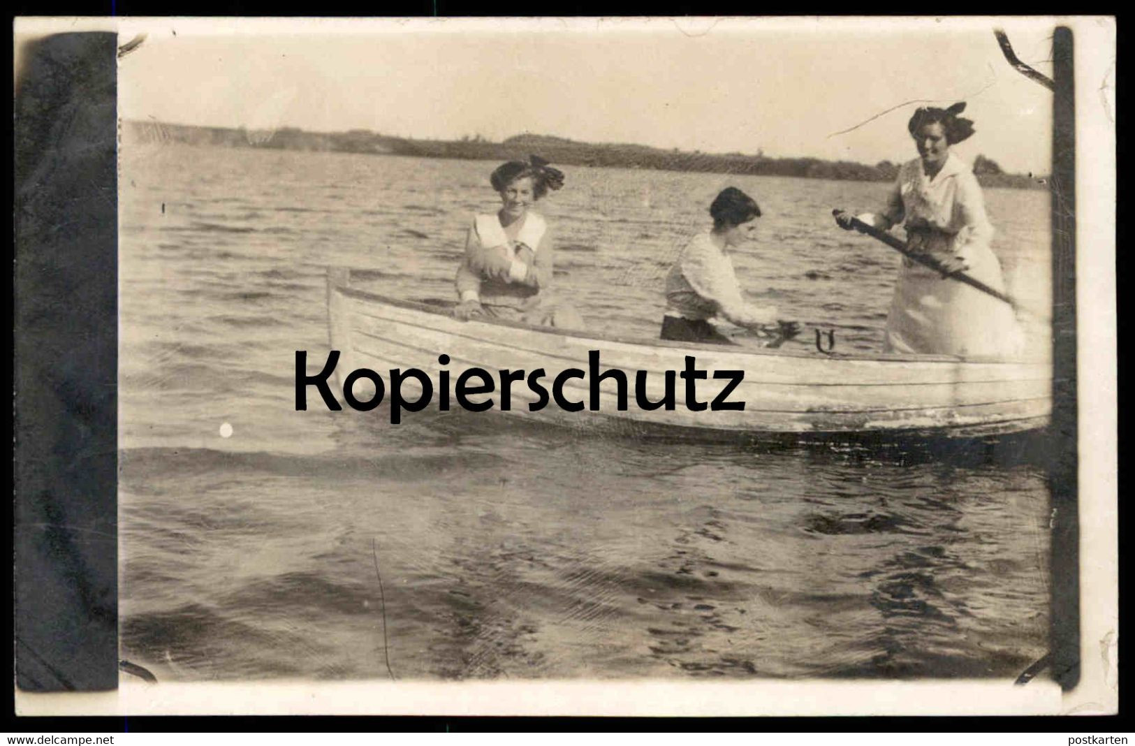 ALTE FOTO POSTKARTE DREI FRAUEN IM BOOT AUF EINEM SEE RUDERBOOT Rowboat Ship Barque AK Ansichtskarte Cpa Photo Postcard - Photographs