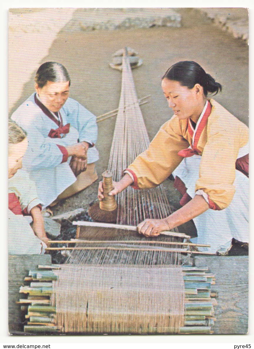 COREE WOMEN AT THE LOOM - Korea (Süd)