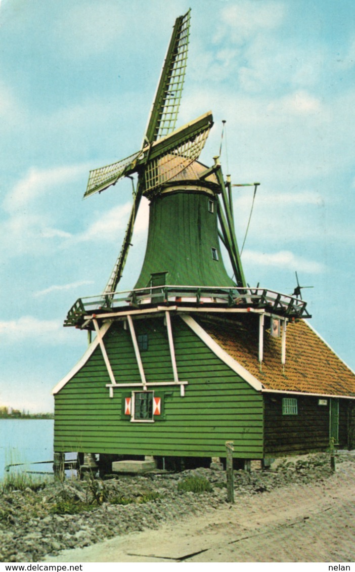 KLEINE SPECERIJMOLEN DE HUISMAN OP DE ZAANSE SCHANS TE ZAANDAM - Zaandam