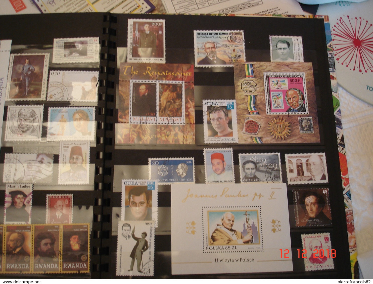 ALBUM CONTENANT COLLECTION DE TIMBRES ET BLOCS FEUILLETS SUR LES GRANDS HOMMES DU MONDE - Collections (en Albums)