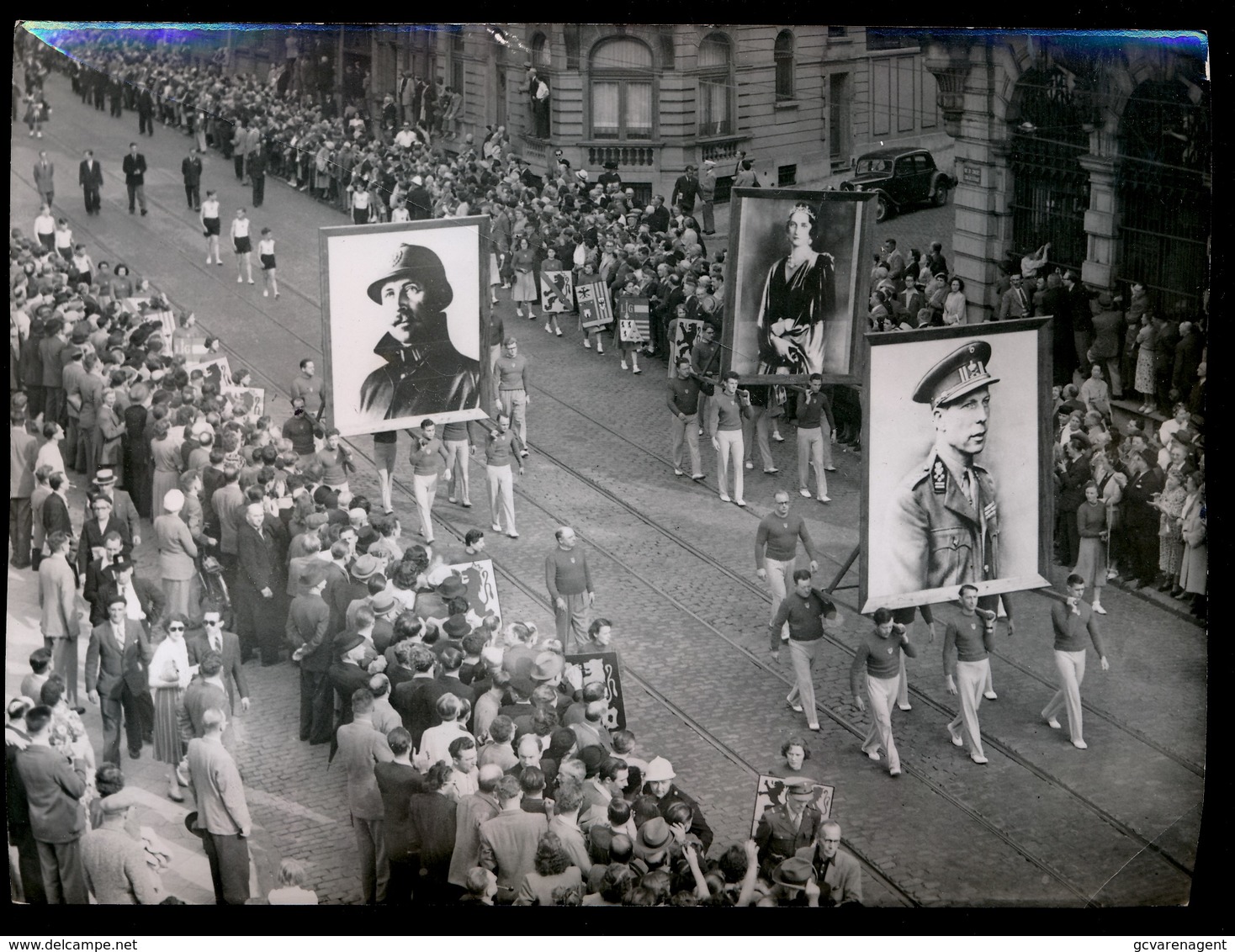 HULDE AAN KONING LEOPOLD III    BRUSSEL ???   1974  FOTO 18 X 13 CM - Bruxelles-ville