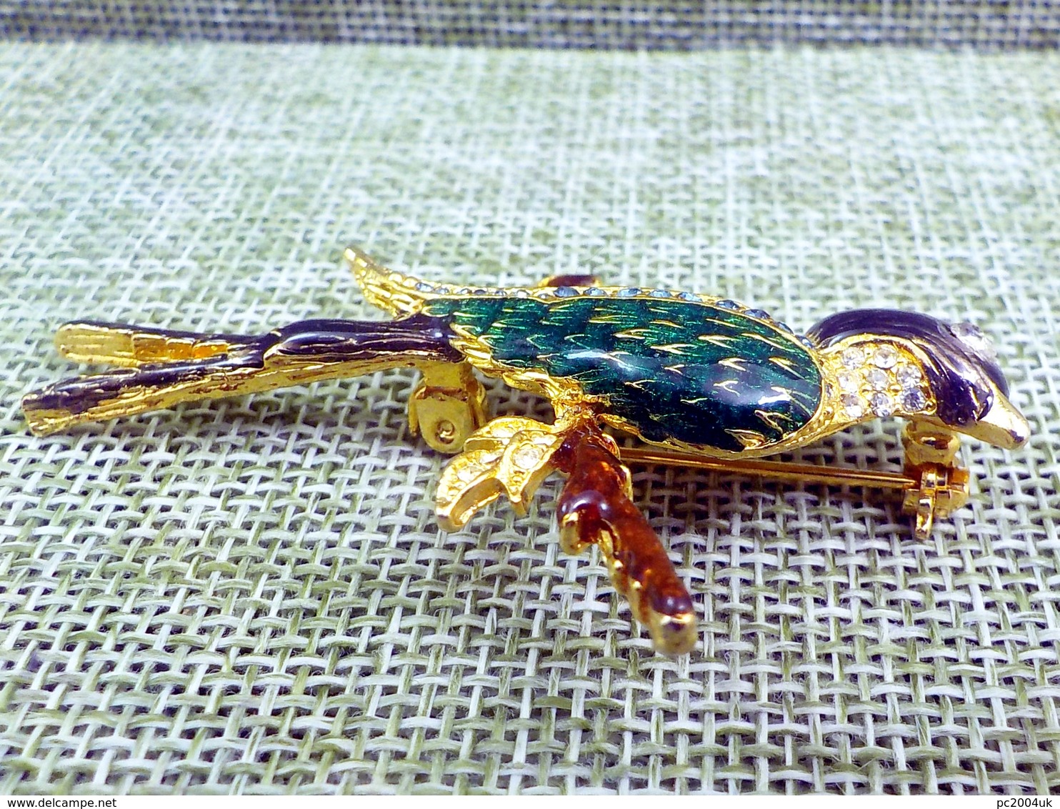 FREE SHIPPING. An Enameled And Rhinestone Bird Brooch Circa 1980's   FREE SHIPPING. - Broches