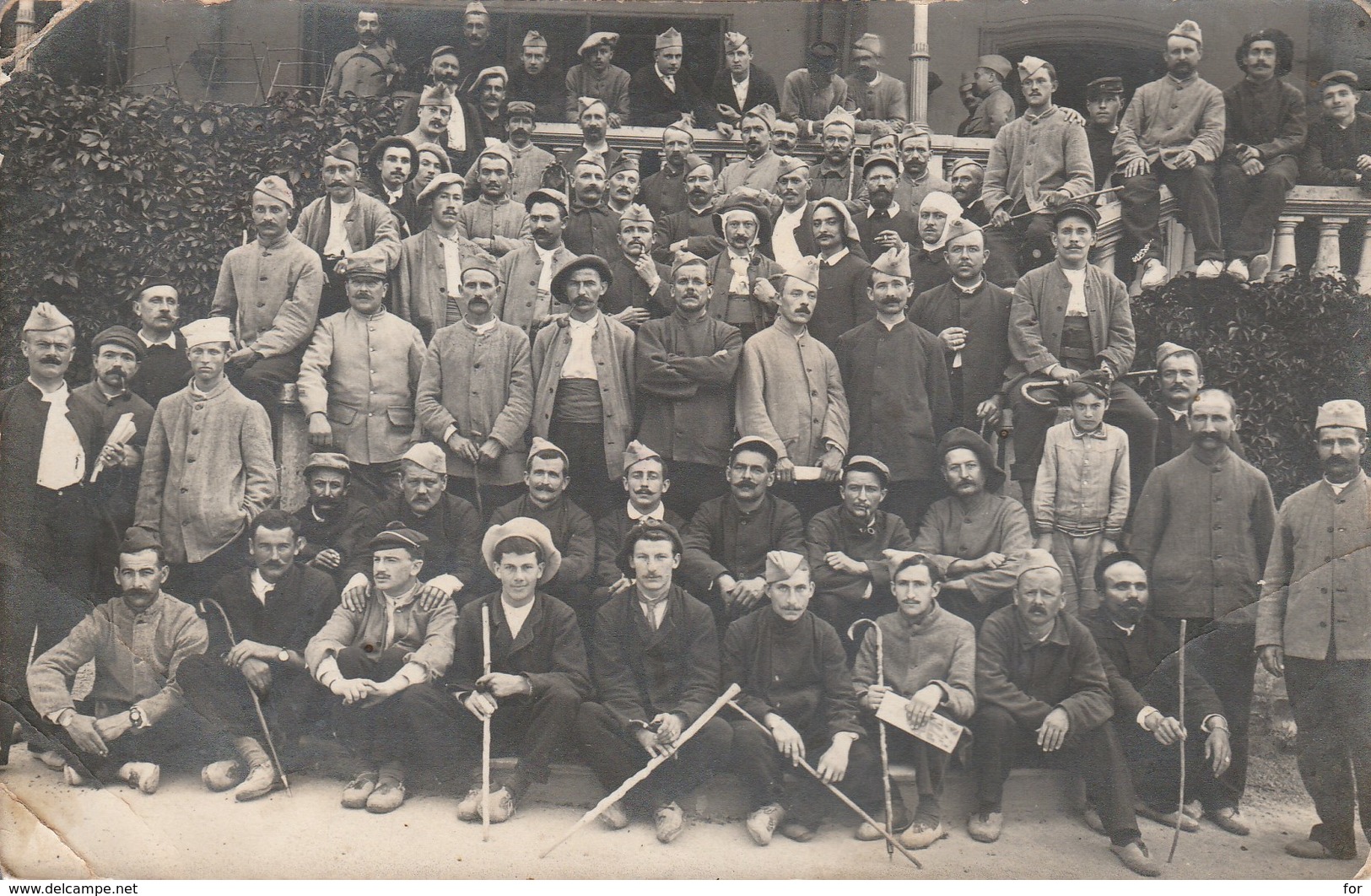 Militaria : Carte Photo : Groupe De Soldats, Hopital Militaire De Martigny-les-bains - Vosges Au Dos 733é Jour De Guerre - Guerre 1914-18