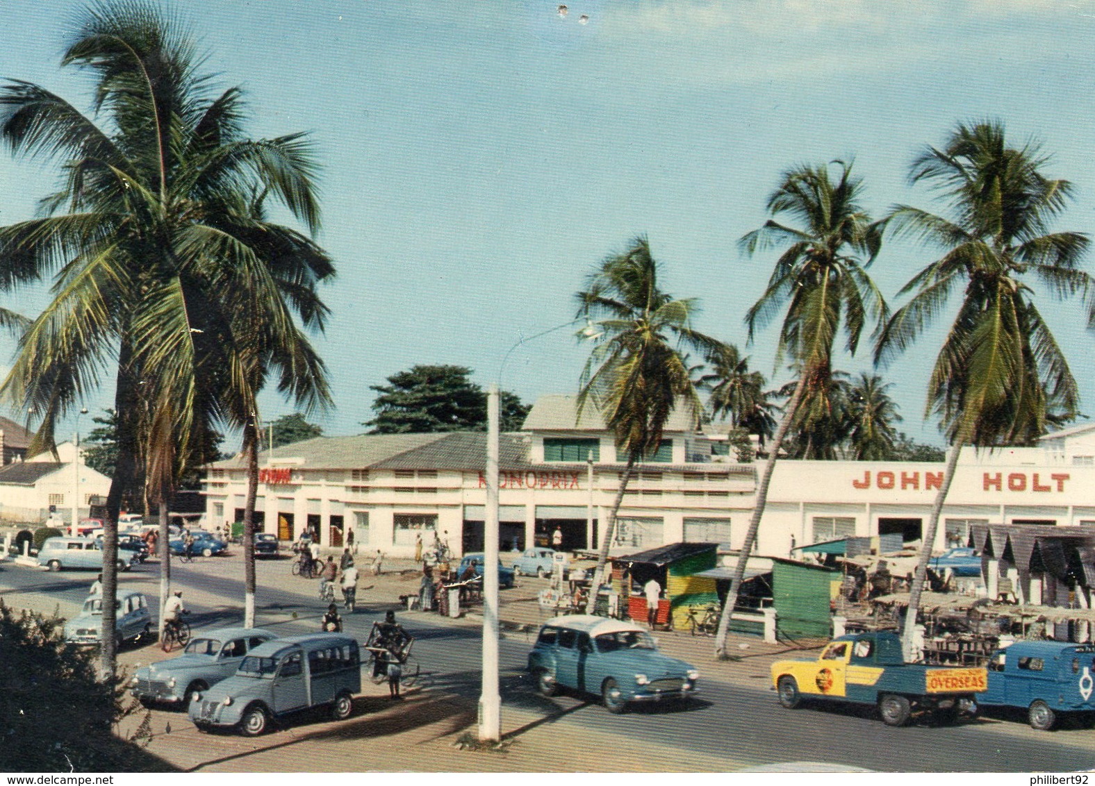 République Du Dahomey. Cotonou. Le Centre Commercial. Automobiles Renault Domaine, Peugeot 203, 403 Etc. - Benin