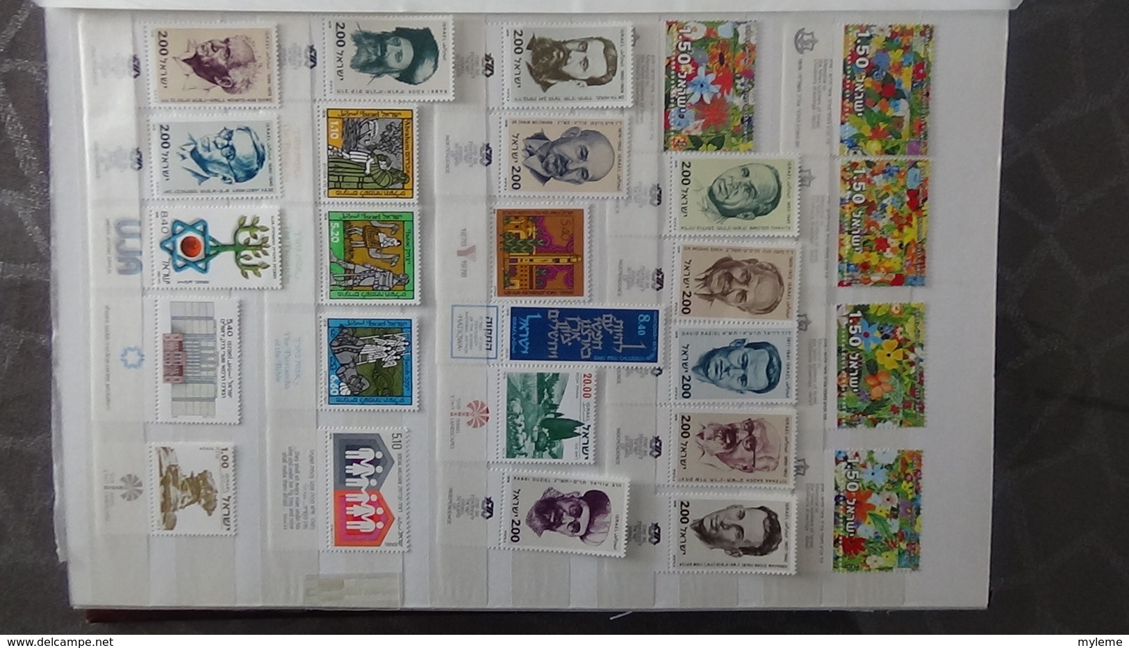 Grosse collection de timbres + blocs + carnets d'Israël tous avec tabs et **. Côte ++ A saisir !!!