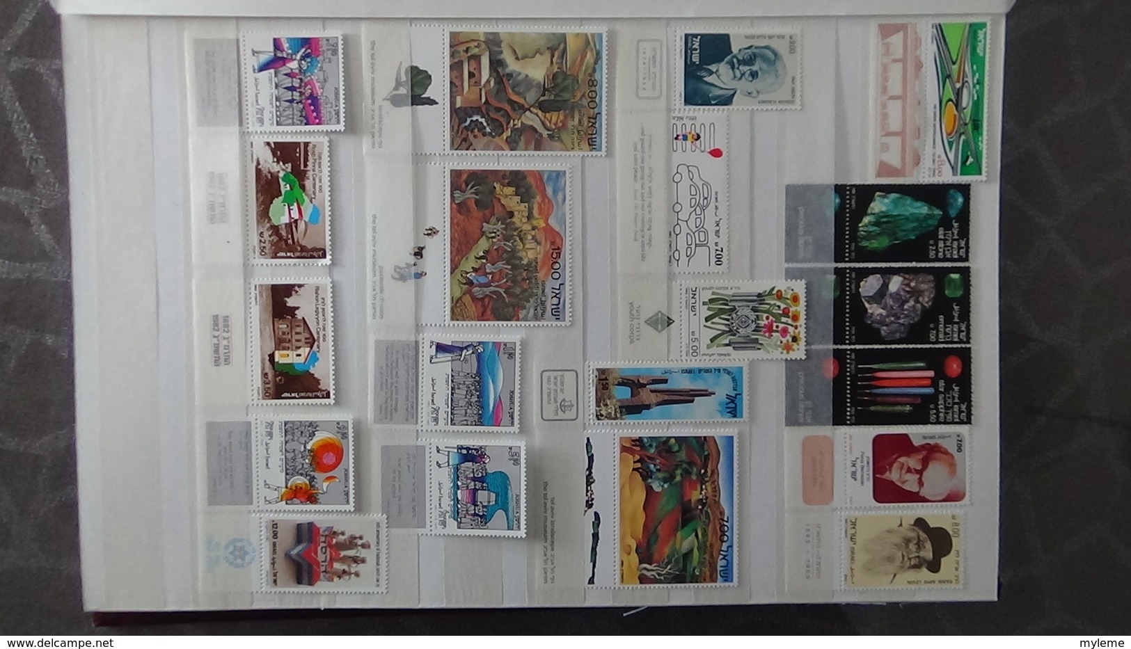 Grosse collection de timbres + blocs + carnets d'Israël tous avec tabs et **. Côte ++ A saisir !!!