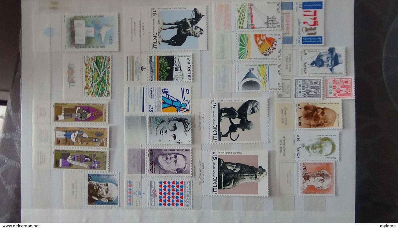 Grosse collection de timbres + blocs + carnets d'Israël tous avec tabs et **. Côte ++ A saisir !!!