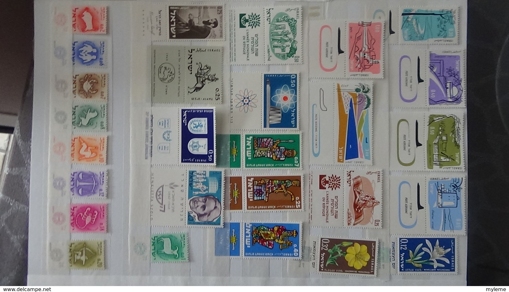 Grosse collection de timbres + blocs + carnets d'Israël tous avec tabs et **. Côte ++ A saisir !!!