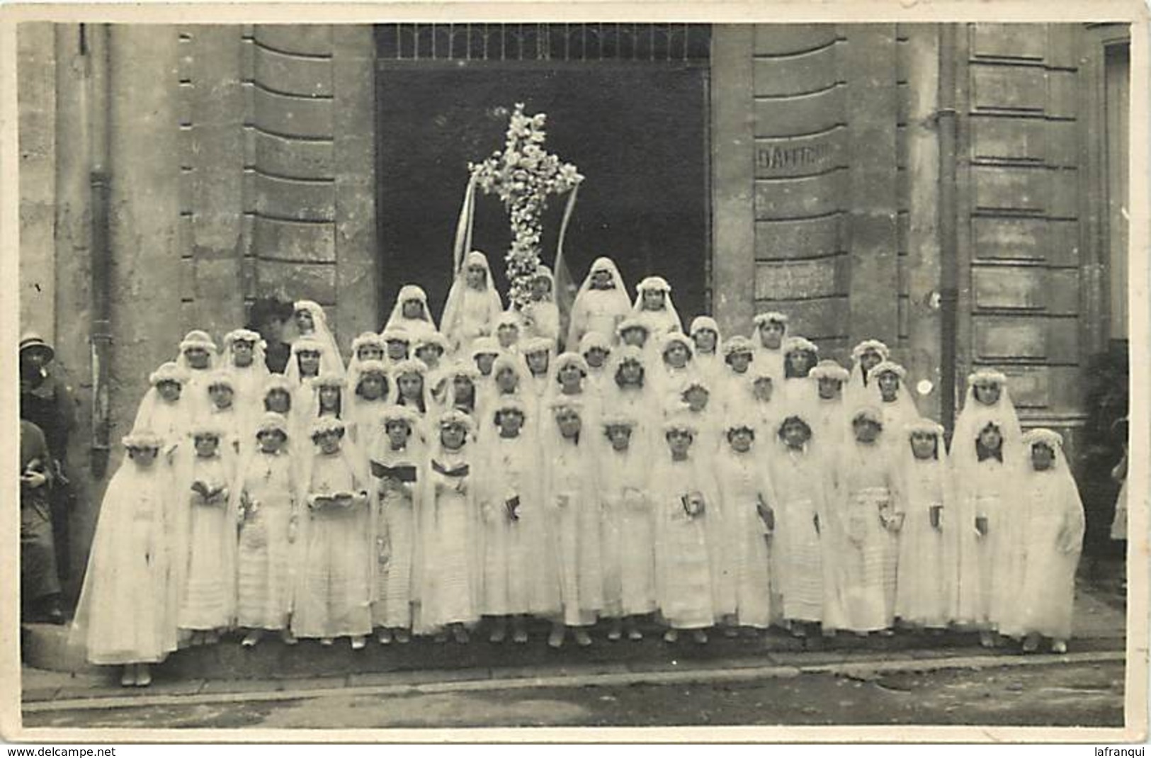 Themes Div-ref Z216- Carte Photo - Enfants - Communiantes - Communion Solenelle - Carte Photo Bon Etat - - Autres & Non Classés