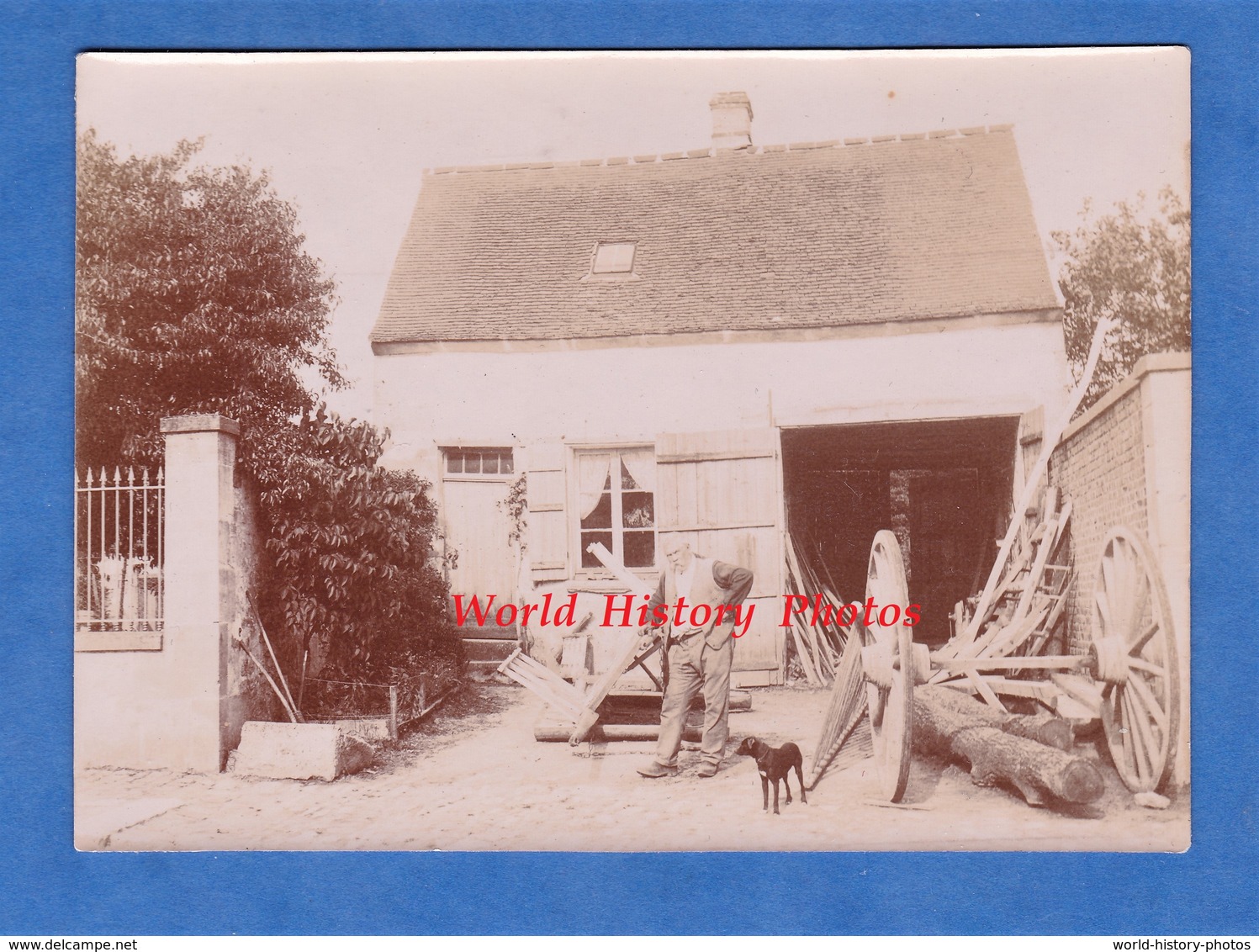 Photo Ancienne - FLEURINES ( Oise ) - Beau Portrait D'un Charron Devant Sa Maison - 1898 - Senlis Pont Sainte Maxence - Anciennes (Av. 1900)