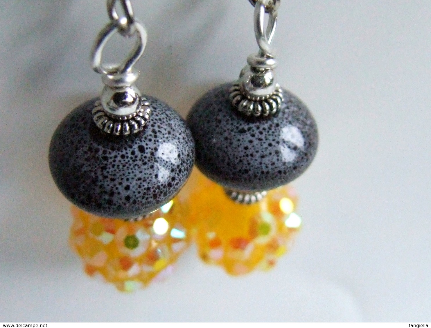 Boucles D'oreilles Artisanales, Céramique, Discoball, Gris Noir Jaune, Bijou De Créateur, Artisanat Français, Achat Soli - Boucles D'oreilles