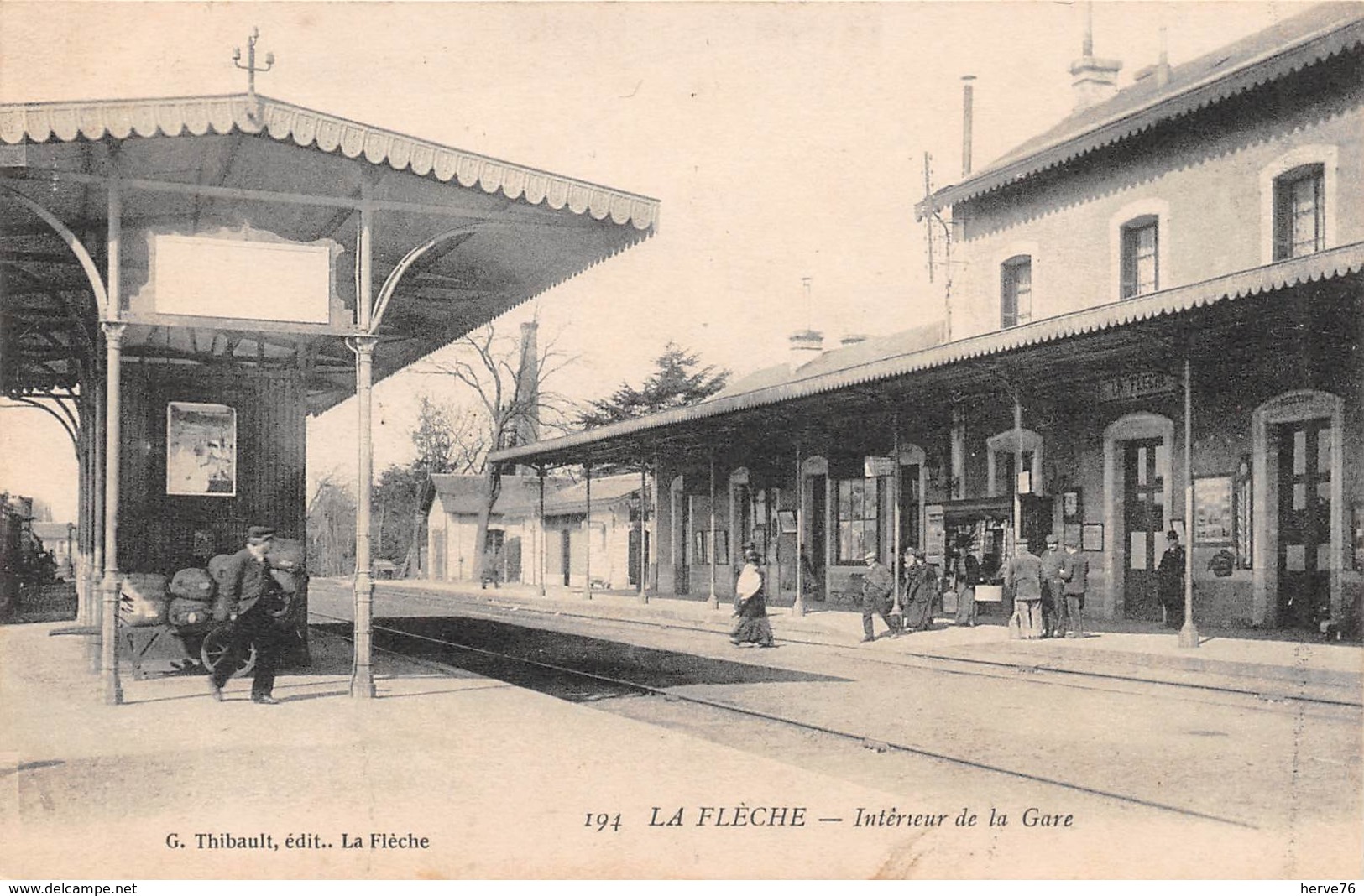 LA FLECHE - Intérieur De La Gare - La Fleche