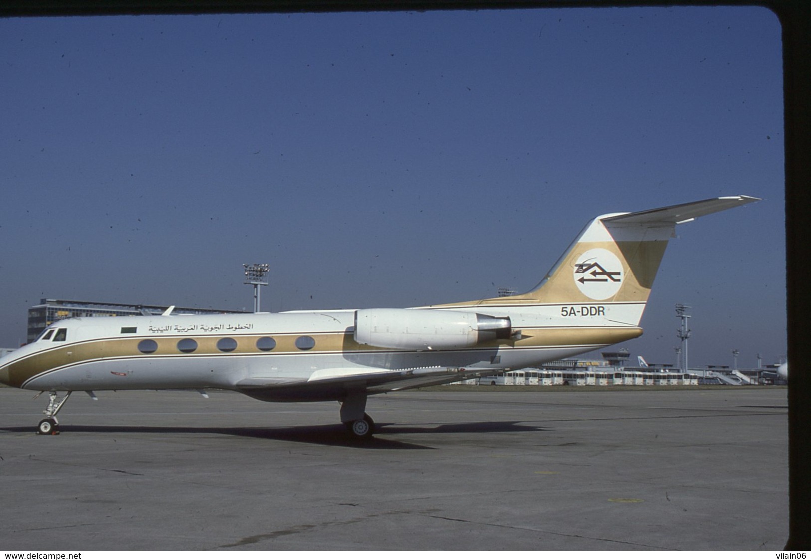 SLIDE / AVION / AIRCRAFT   KODAK  ORIGINAL     LYBIAN ARAB AIRLINES  GULF 2 5A-DDR - Diapositives