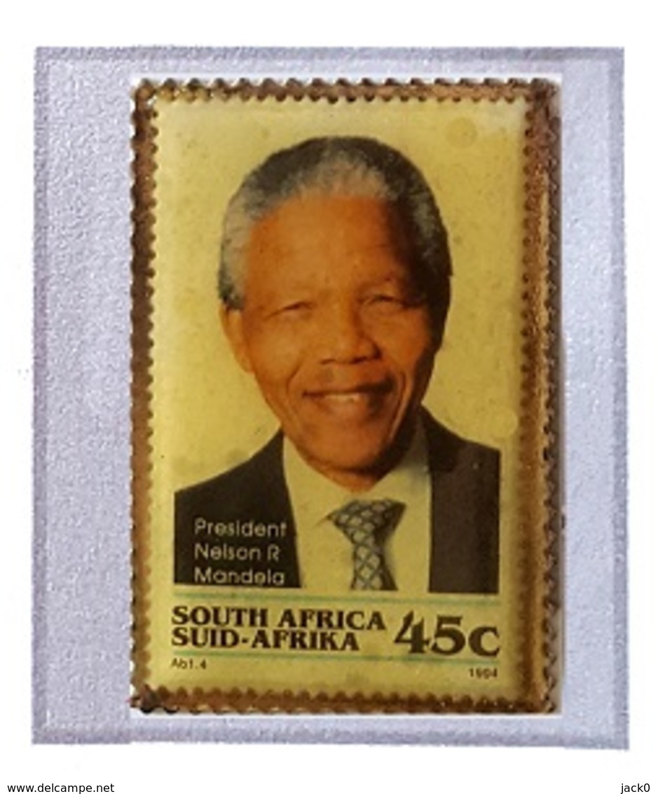 Pin's  Forme  Timbre  Politique  Monsieur  NELSON  MANDELA  Président  De  L' AFRIQUE  DU  SUD - Personnes Célèbres