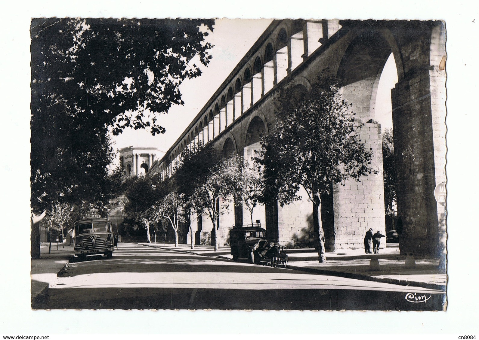 MONTPELLIER - 34 - CPSM -  LES ARCEAUX , AQUEDUCS - AUTOBUS  CITROEN P45 , VOITURE HOTCHKISS Type AM2 - Montpellier