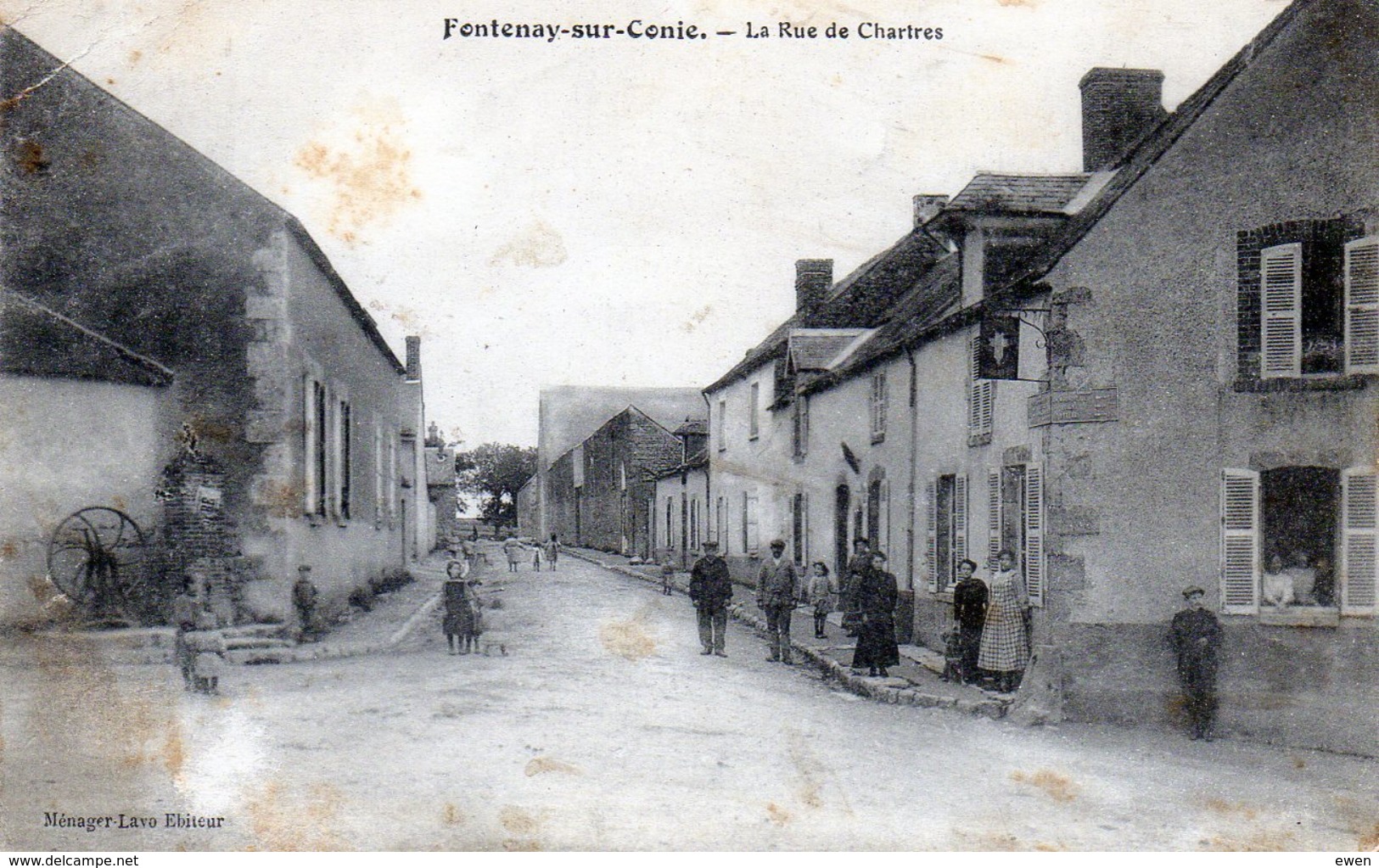 Fontenay-sur-Conie. La Rue De Chartres. (Animée). - Autres & Non Classés