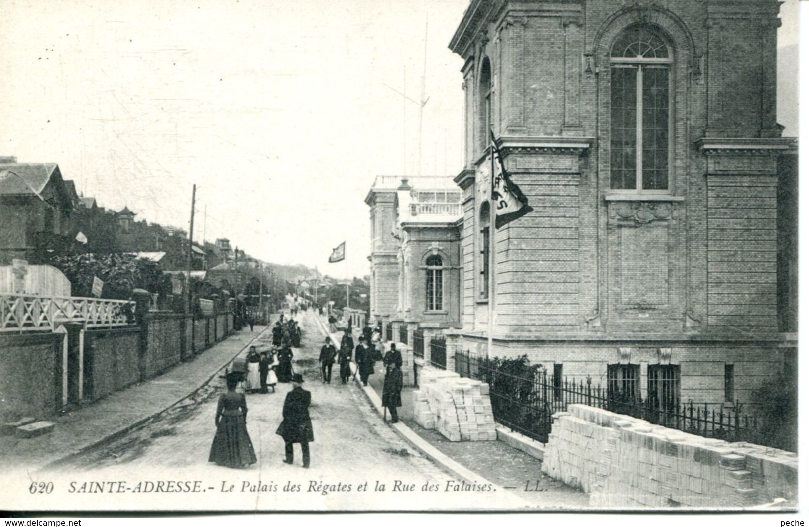 N°67822 -cpa Sainte Adresse -le Palais Des Régates Et La Rue Des Falaises- - Sainte Adresse