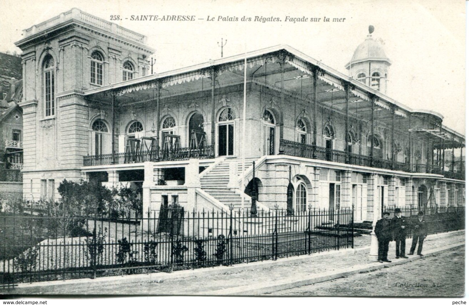 N°67826 -cpa Sainte Adresse -le Palais Des Régates-facade Sur Mer - Sainte Adresse