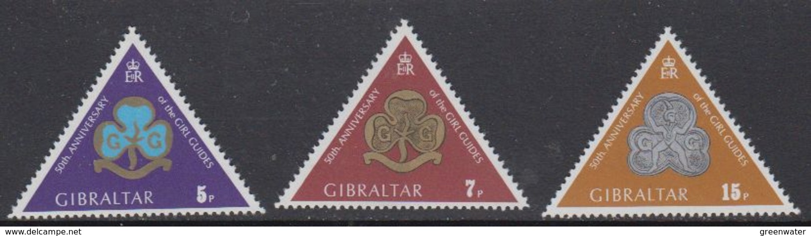 Gibraltar 1975 Girl Guides / Scouting  3v ** Mnh (41485) - Gibraltar