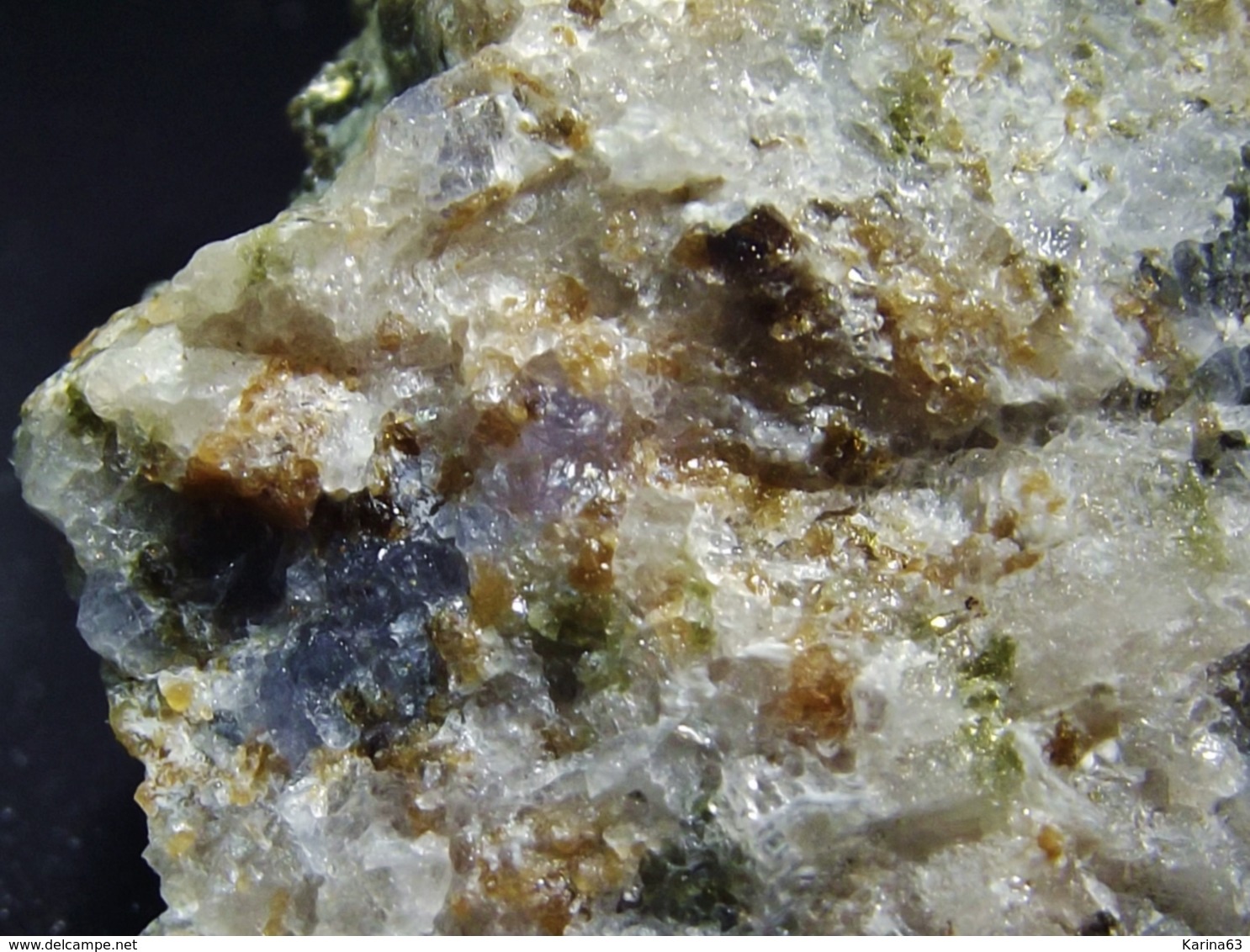 Giuseppettite On Matrix (3 X 2 X 1 Cm )  Biachella Valley TL - Sacrofano, Roma Province, Latium, Italy - Minéraux