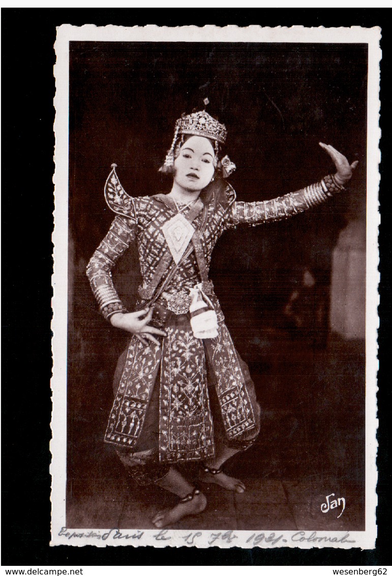 CAMBODIA  Cambodge ANGKOR- VAT Premiere Danseuse Ca 1930 OLD PHOTO POSTCARD 2 Scans - Cambodge