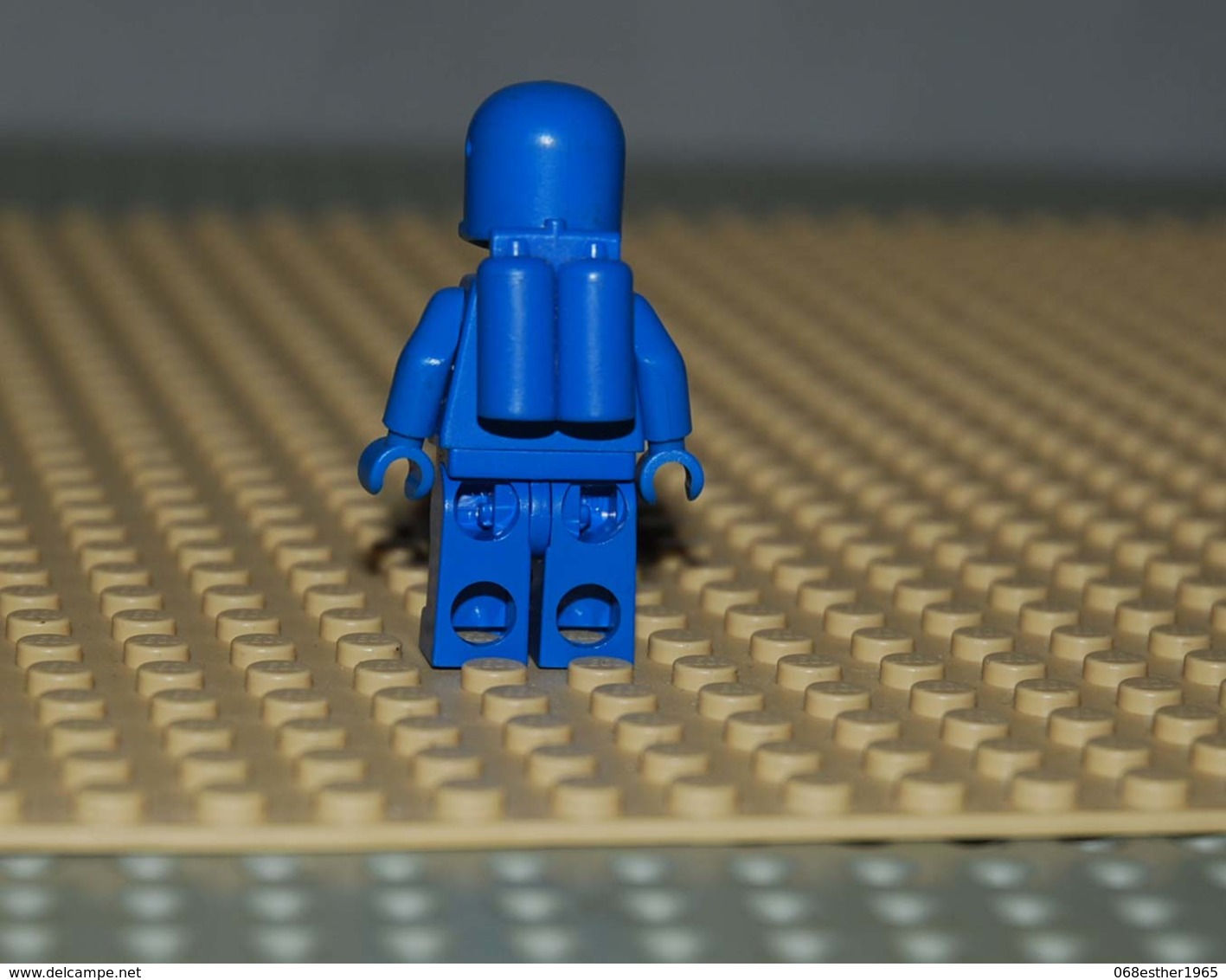 Lego Personnage Space Bleu Avec Logo Space Avec Casque Bleu Et Réservoir Air Ref Sp004 - Lego Technic