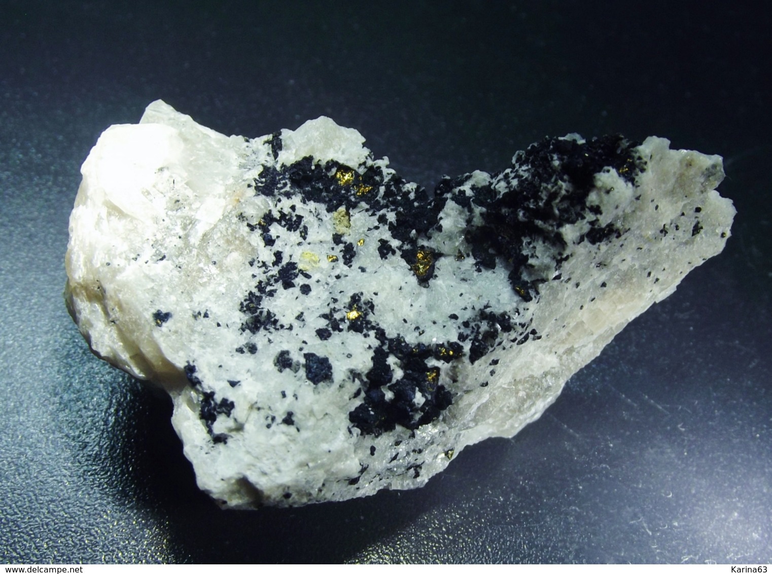 Covellite With Chalcopyrite On Quartz Matrix ( 4 X 2 X 1.5 Cm) - Grube Clara - Wolfach - Black Forest - Germany - Minéraux