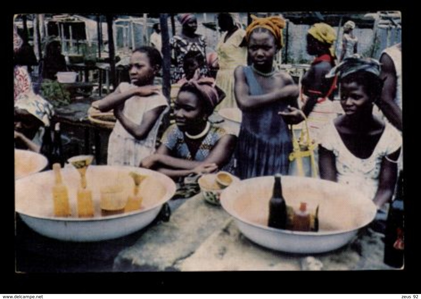 B9684 LIBERIA PEOPLE FOLKLORE - FREETOWN - PALM OIL SELLERS - Liberia