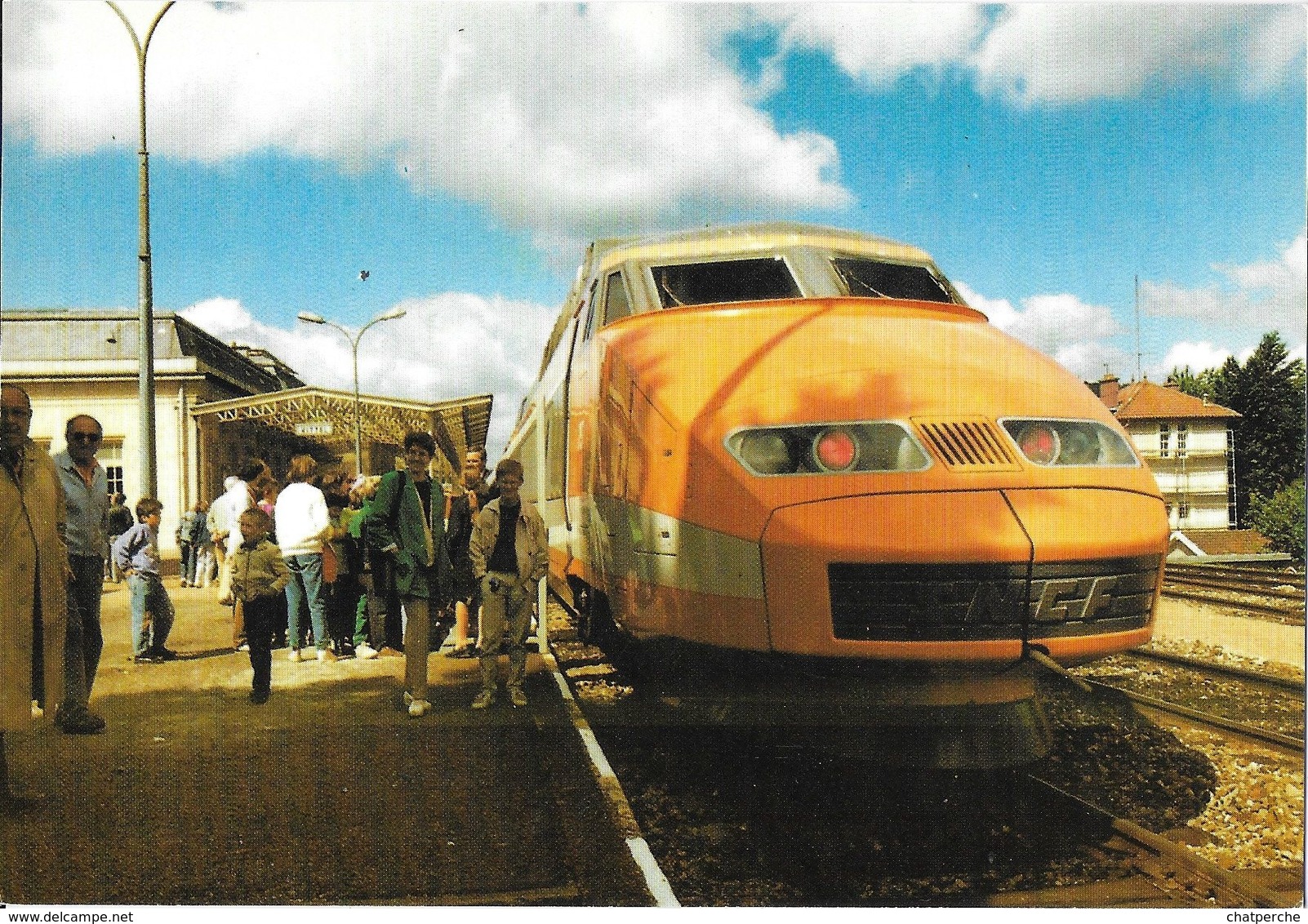 TRANSPORTS TRAIN  TGV  EN GARE DE VITTEL 88 VOSGES BAPTEME RAMR 23/06/1990 - Gares - Avec Trains