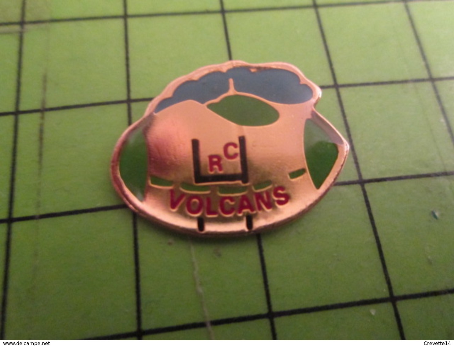 812g Pins Pin's / Rare & De Belle Qualité  THEME : SPORTS / RUGBY CLUB DES VOLCANS AUVERGNE Fouchtra ! - Rugby