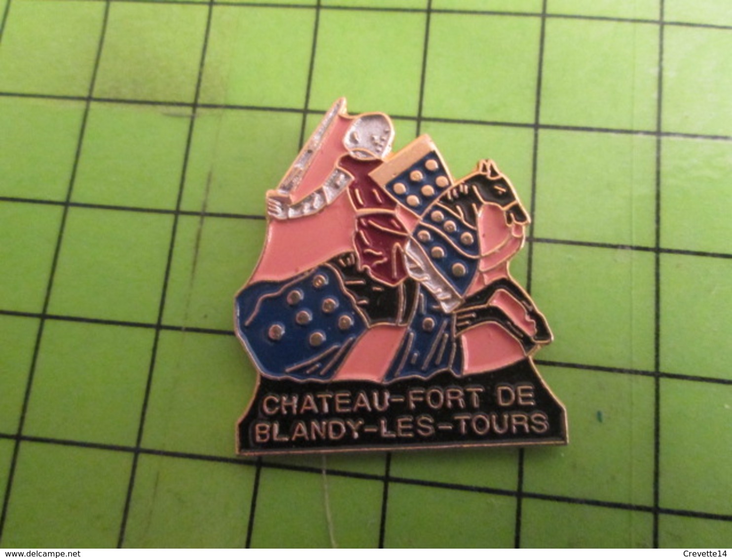 812H Pins Pin's / Rare & De Belle Qualité  THEME : VILLES / CHEVALIER MOYEN AGE CHATEAU FORT BLANDY LES TOURS - Cities