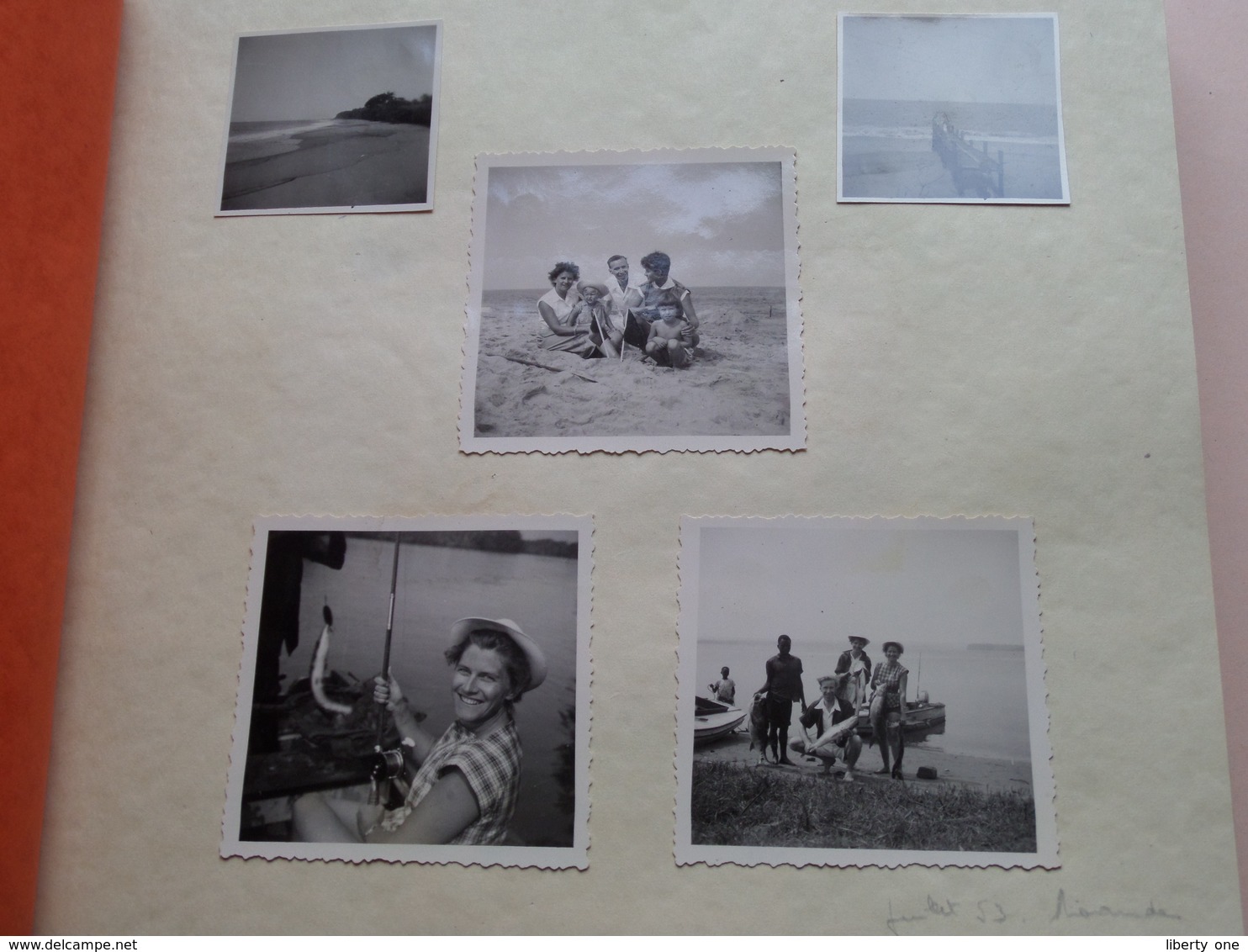 Album met foto's van o.a. CONGO ( zie foto's voor verdere details ) ANNO +/- 1950 !