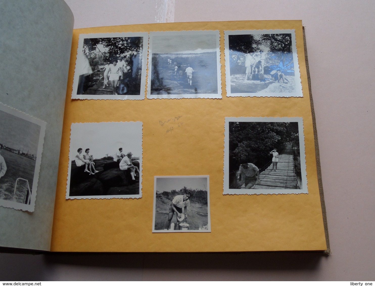 Album met foto's van o.a. CONGO ( zie foto's voor verdere details ) ANNO +/- 1950 !