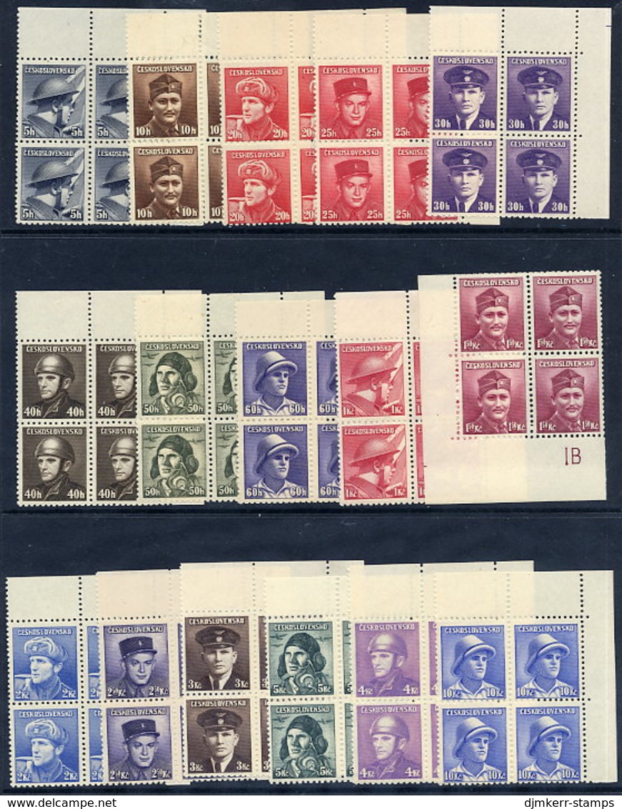 CZECHOSLOVAKIA 1945 War Heroes In Blocks Of 4 MNH / **.  Michel 439-54 - Neufs