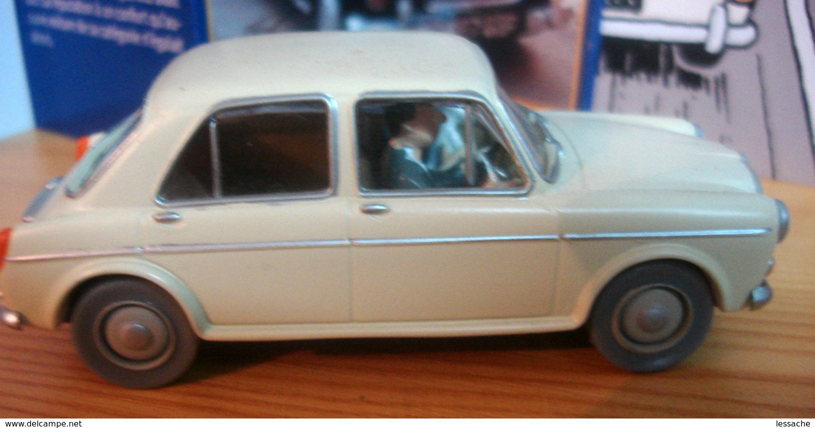 Voiture LA MG 1100 de 1960 1/43 de Tintin et l'Ile Noire, TINTIN