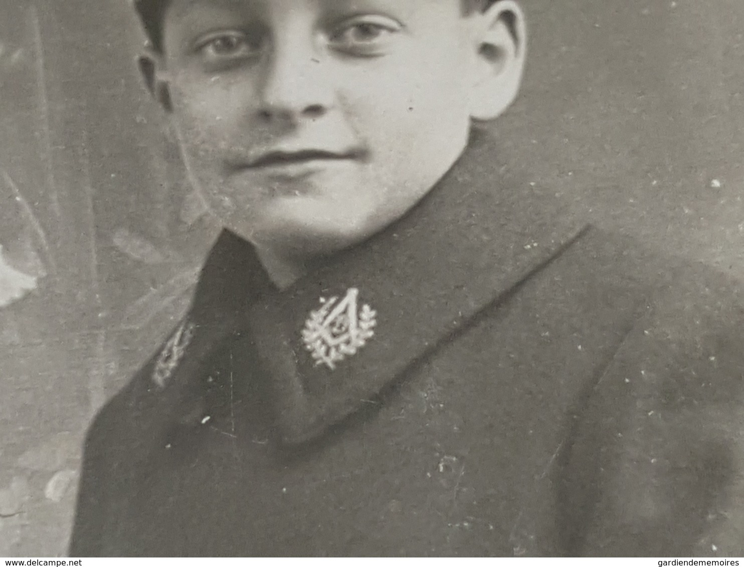 Franc Maçonnerie - Enfant En 1 ère Année De Pension Maçonnique - Insigne Franc Maçon Sur Le Col Et Le Képi, Carte Photo - Autres & Non Classés