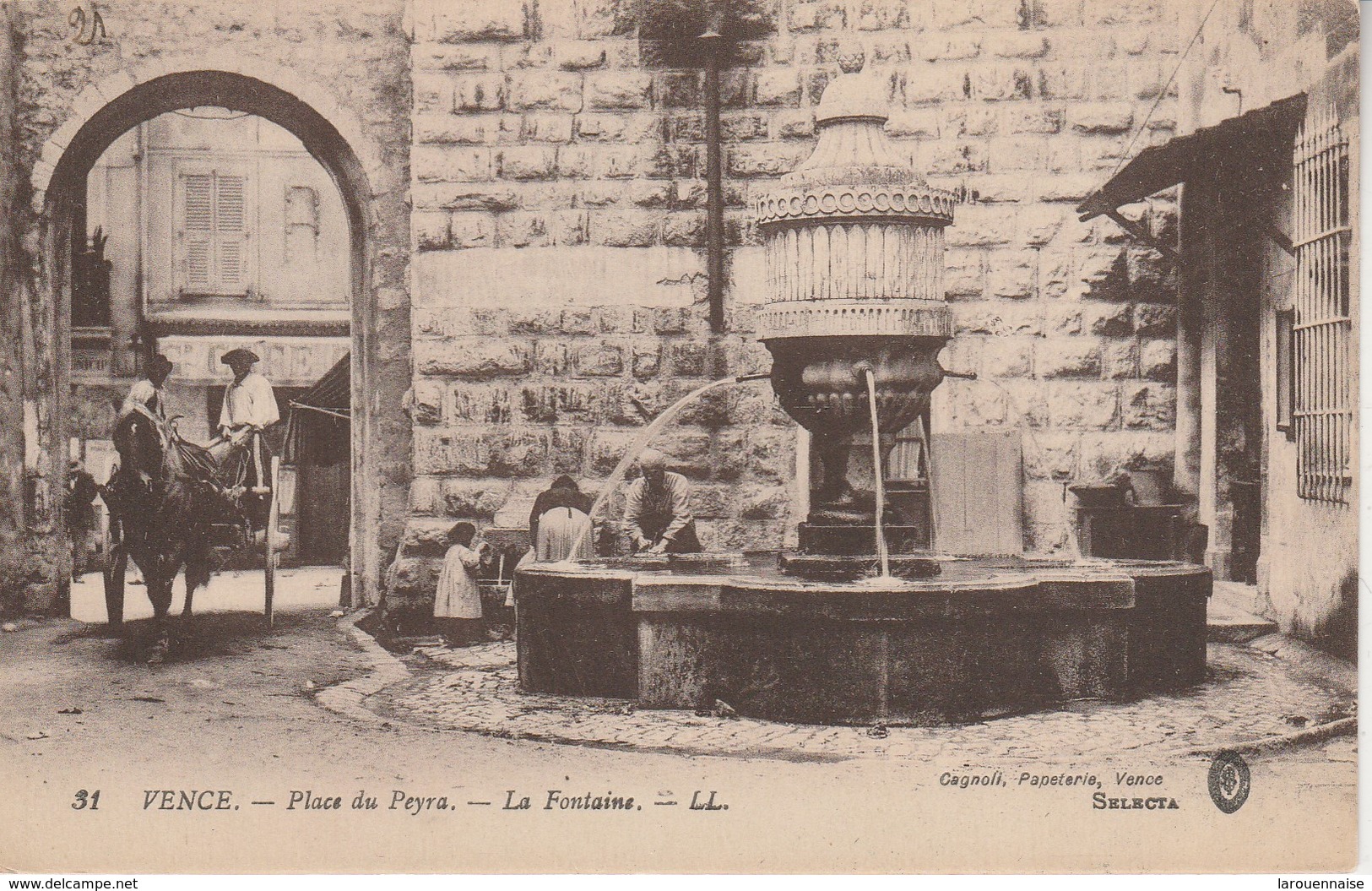 06 - VENCE - Place Du Peyra - La Fontaine - Vence