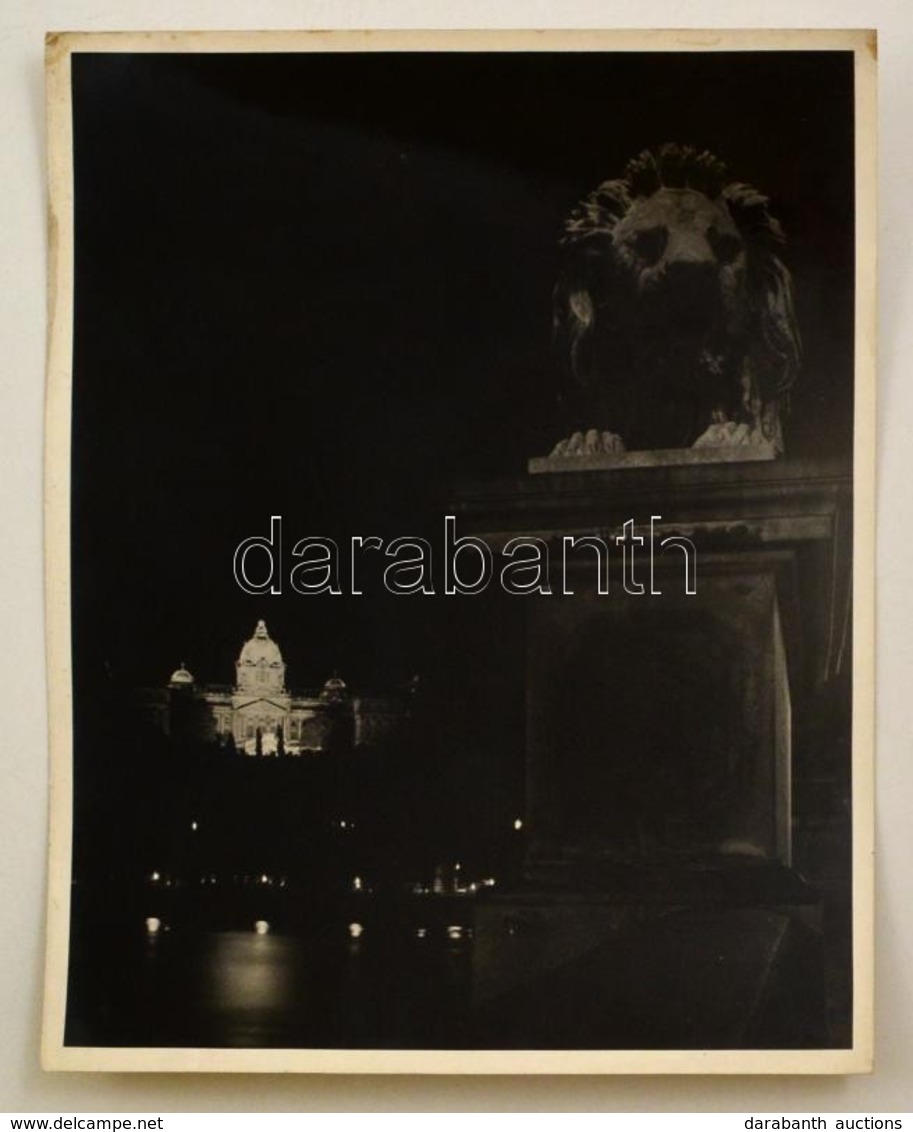 Cca 1938 Czvek Gyula (?-?): Budapest éjszaka, Pecséttel Jelzett Vintage Fotó, 30x24 Cm - Sonstige & Ohne Zuordnung